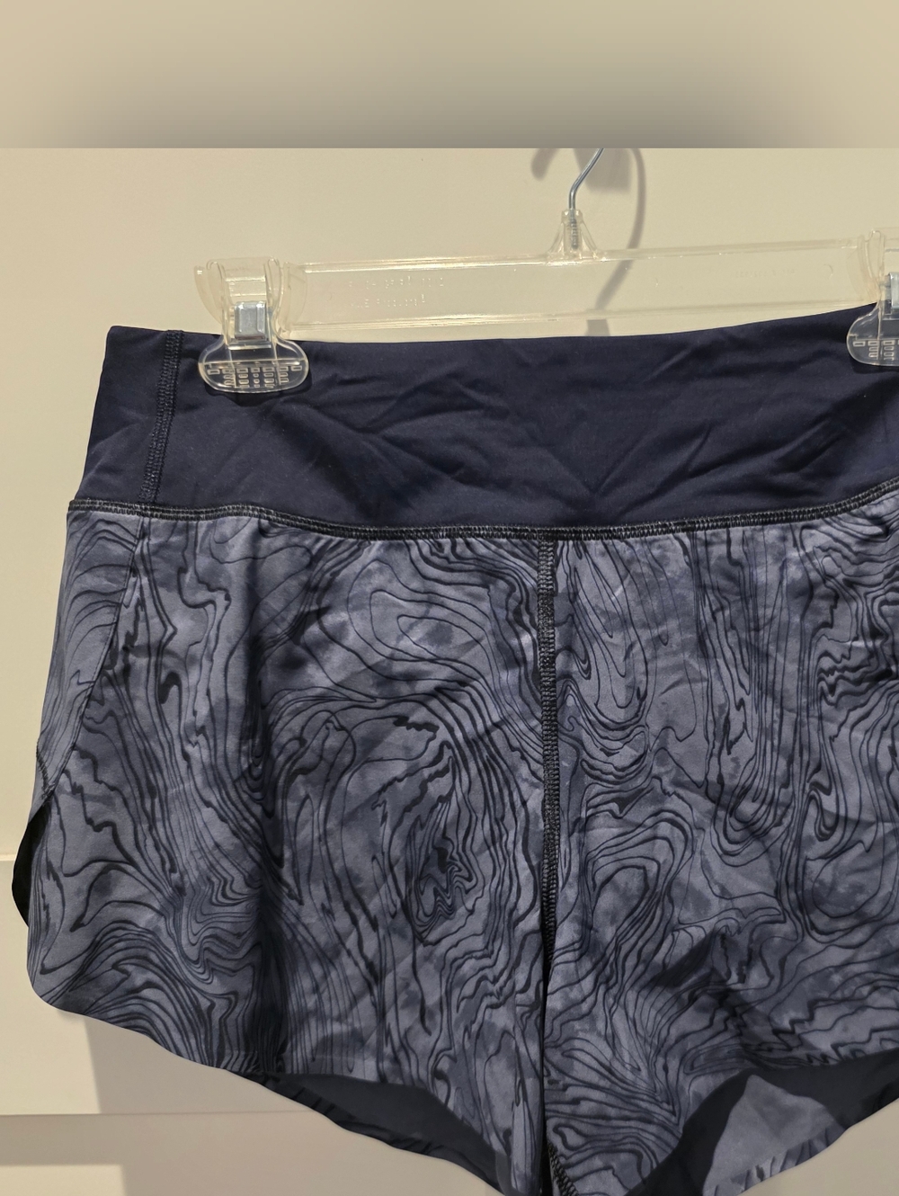 Athleta Womens Shorts Navy Swirls Run With It Printed 3.5” Activewear Running S